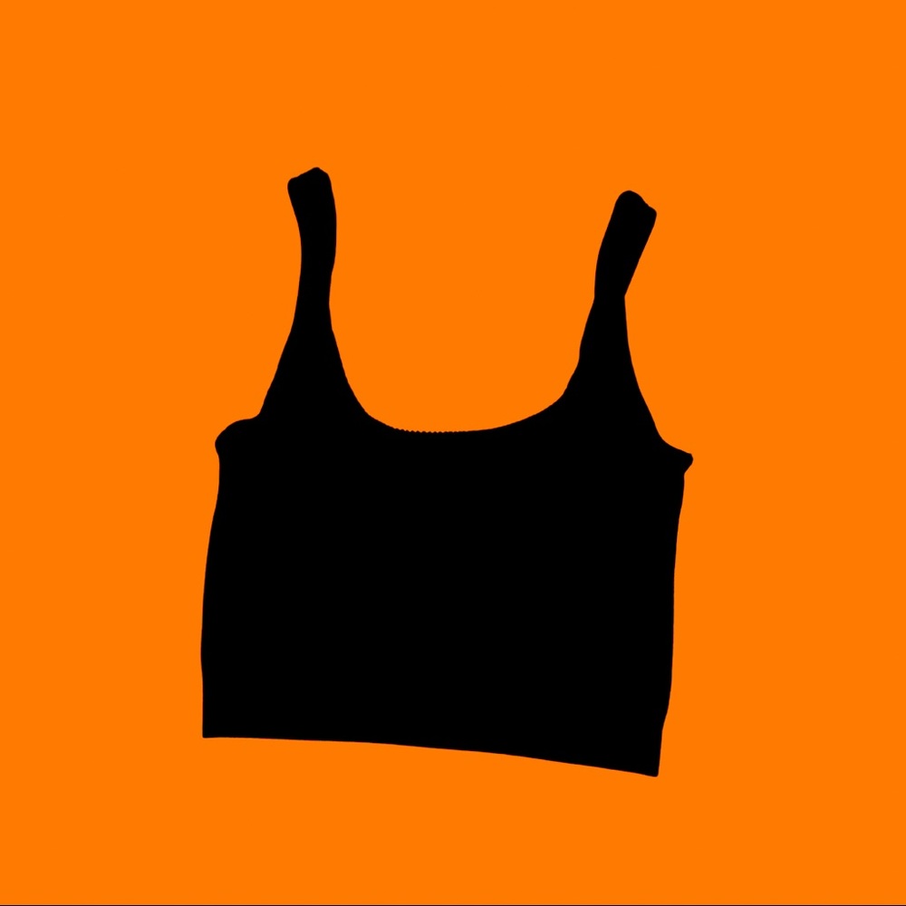 everyday tank 🖤 new with tags!